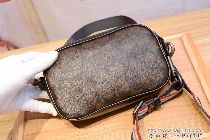 COACH蔻馳 31349 新款 徽章相機包 迪士尼米奇合作限量版 彩虹寬版肩帶  Chz1067